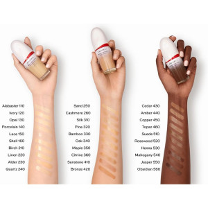 Revitalessence Skin Glow Foundation 220 30 Ml