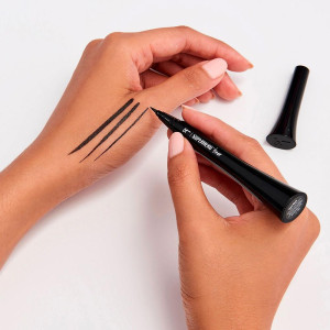 Superhero Liner Eyeliner Pen Black