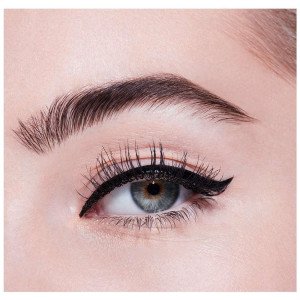 Liner Pinceau 24H Liquid Eyeliner 1