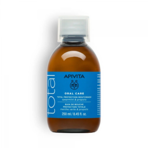 Oral Care Enjuague Bucal Protección Total con Hierbabuena, 250 ml. - Apivita