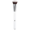 Ilū Angled Foundation Brush 109 1Ud