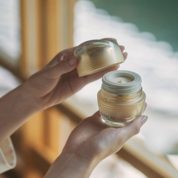 Sensai Ultimate The Cream 40 Ml 2