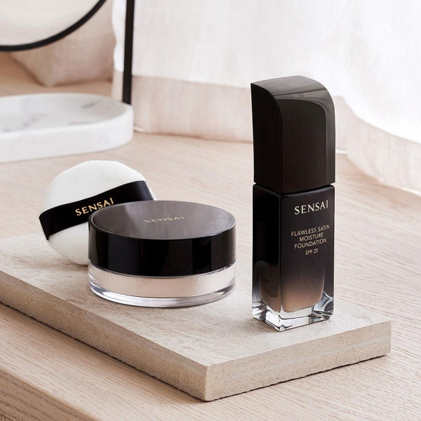 Sensai Flawless Satin Foundation Spf25 Nro 102 Beige Marfil 30Ml
