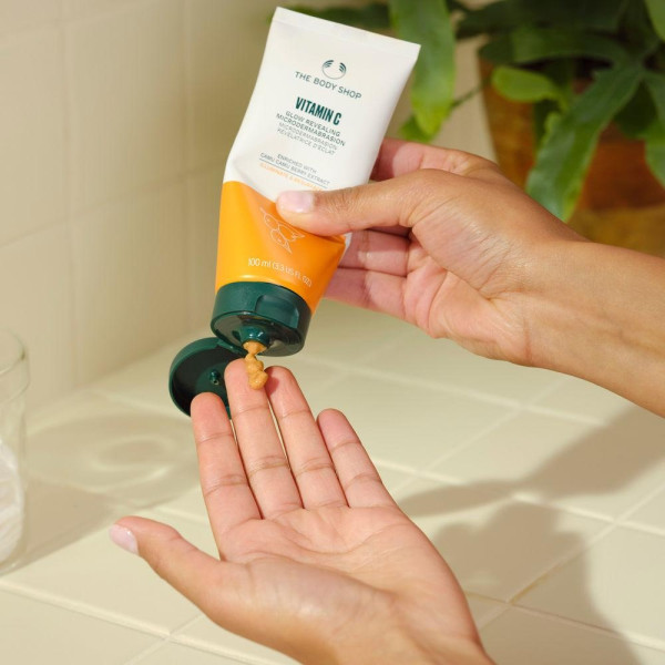 Vitamin C Microdermoabrasión Iluminadora 100 Ml