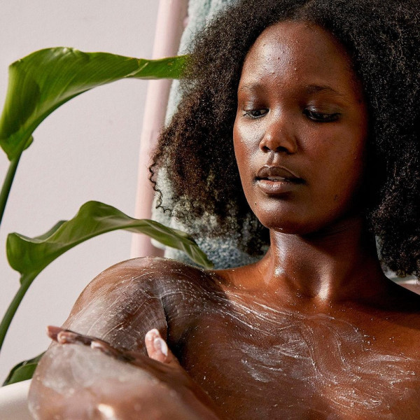 Almond Milk Cream Body Scrub 250 Ml 2