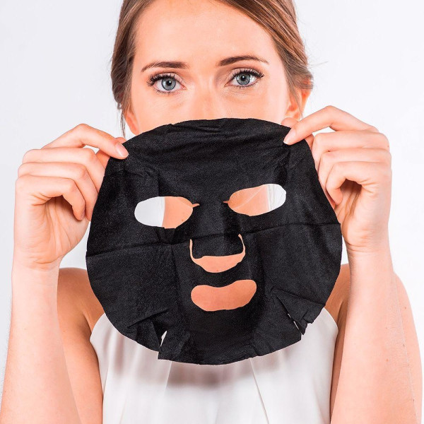 Iroha Nature Mascarilla Carbón Detox E Hidrantante 20Ml