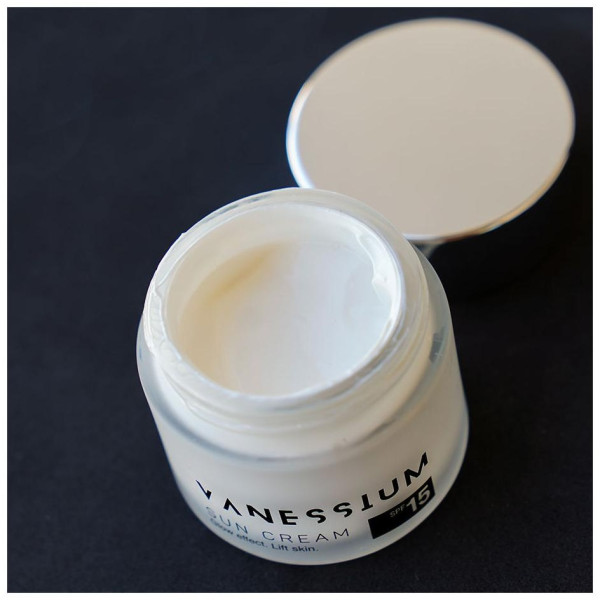 Sun Cream Crema Hidratante Iluminadora Spf15+ 50 Ml