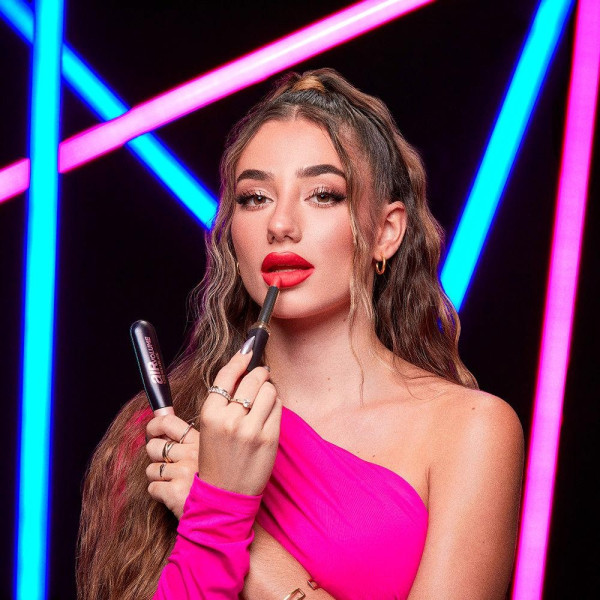 L'Oréal Color Riche Volume Puro Power Lola Nro 640 1Ud