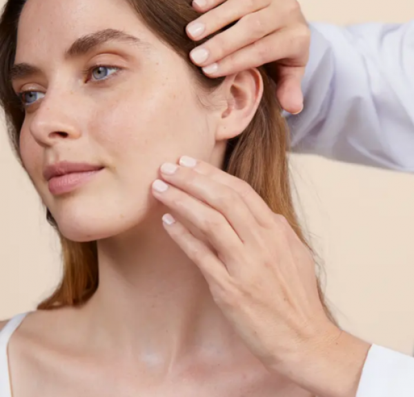 Couvrance Base de Maquillaje Crema Compacta (1.3) Miel , 8.5 g. - Avene