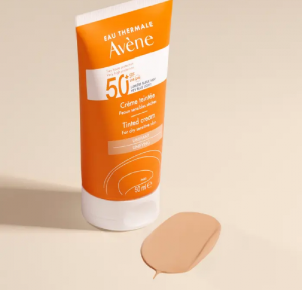 Fluido SPF50+ Con Color, 50 ml. - Avene