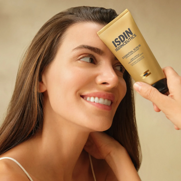 Isdinceutics Essential Scrub, 100 g. - Isdin