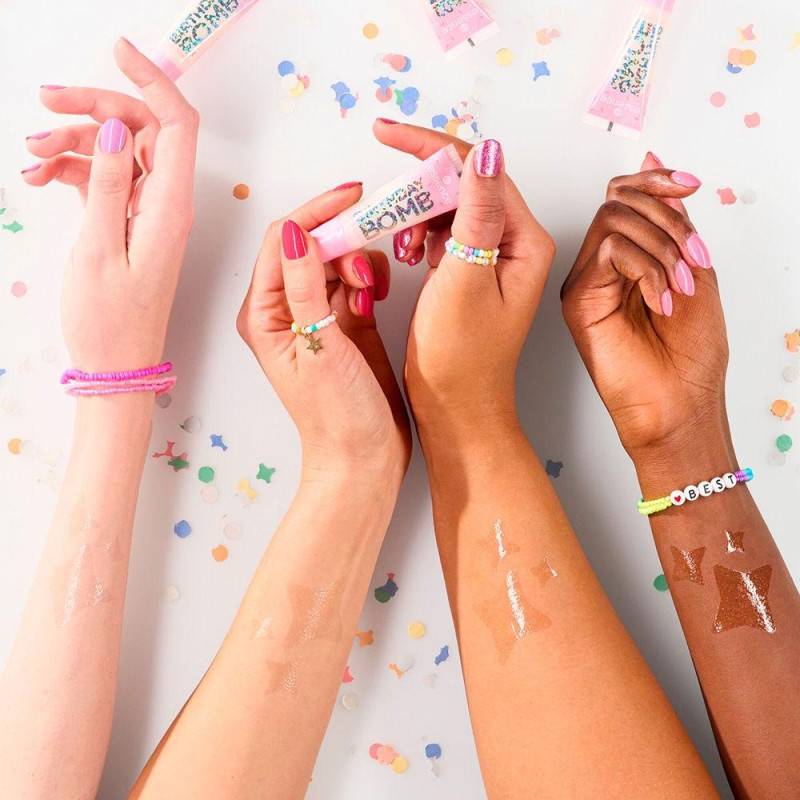Birthday Bomb Brillo de Labios 01 - Cake My Day 10 ml - Essence
