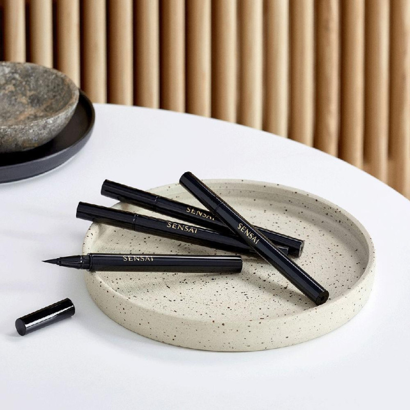 Designing Liquid Eyeliner Lápiz 02 Deep Brown 0.6ml - Sensai