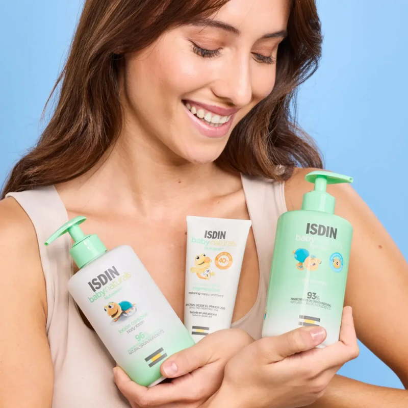 Pack Baby Naturals Canastilla: Gel-Champu, 400 ml. + Locion Corporal, 400 ml. +  Pomada del Pañal Regeneradora, 100 ml. + Tortuga de Baño + Neceser - Isdin