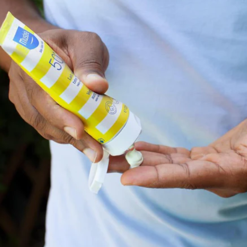 Leche Solar Facial muy alta Protección SPF50+, 40 ml. - Mustela